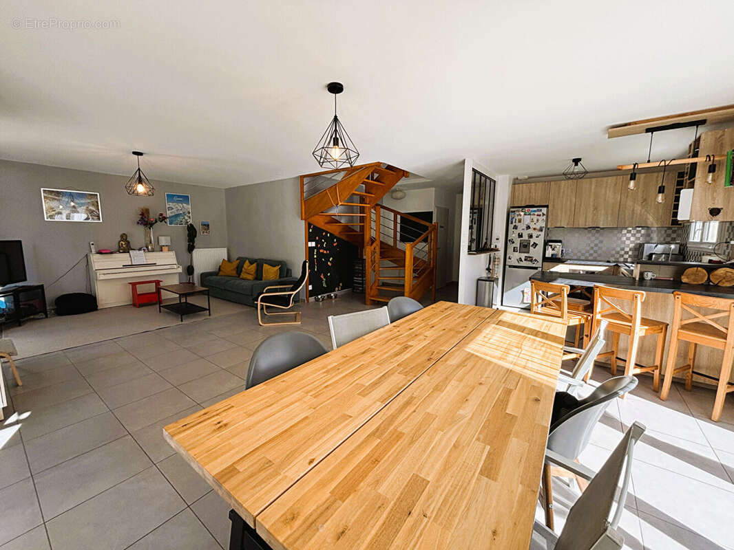 Maison à ENSUES-LA-REDONNE