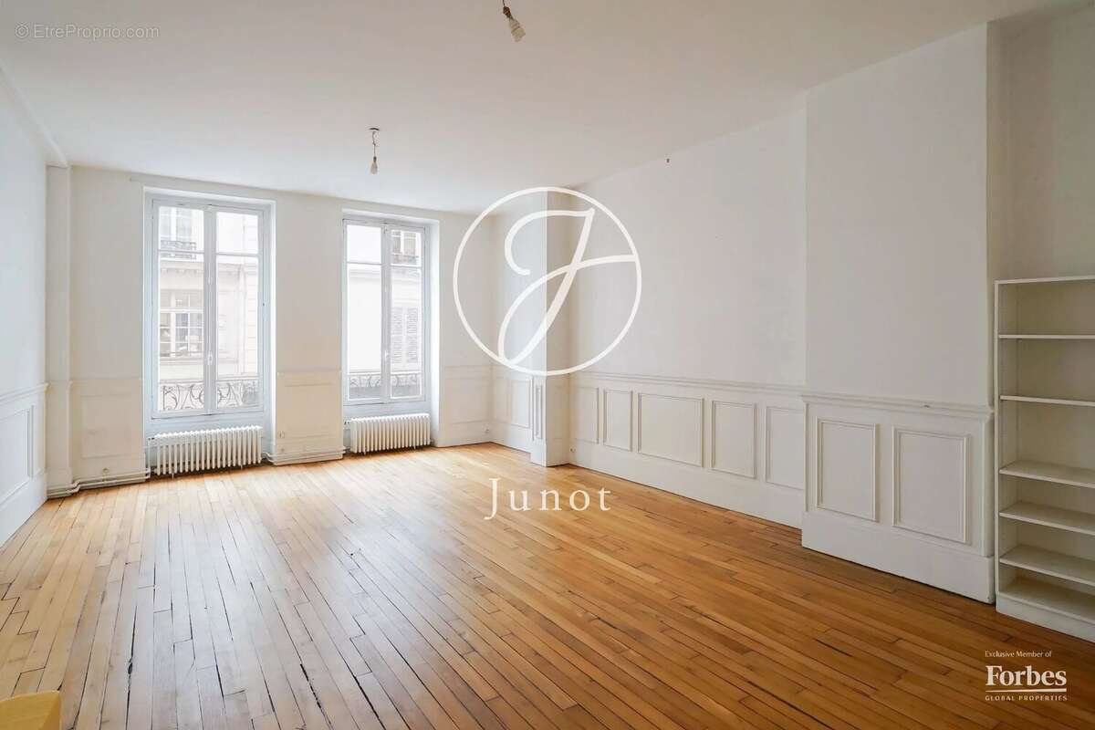 Appartement à PARIS-11E