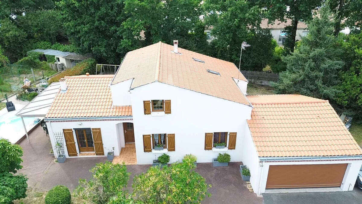 Maison à LE POIRE-SUR-VIE
