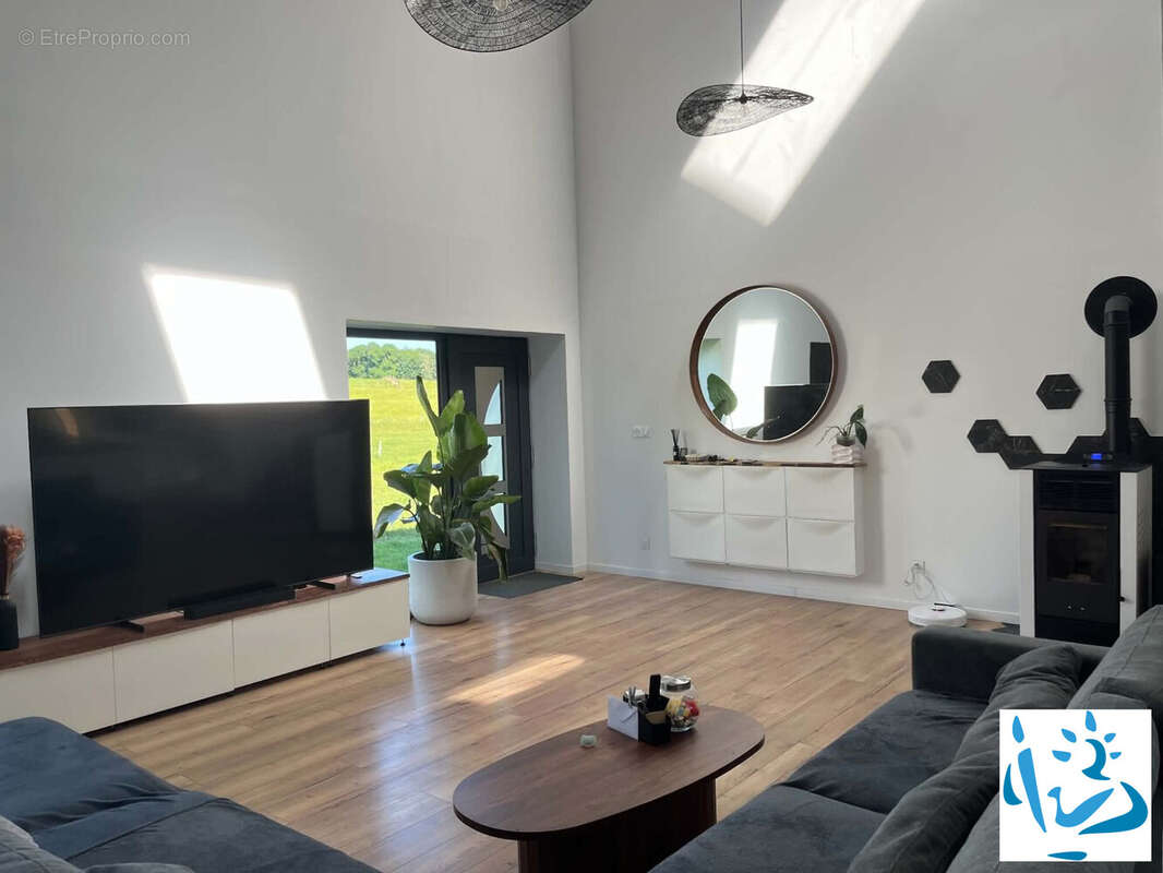 Maison 203 m² à Tremblois-Les-Carignan  - photo 3