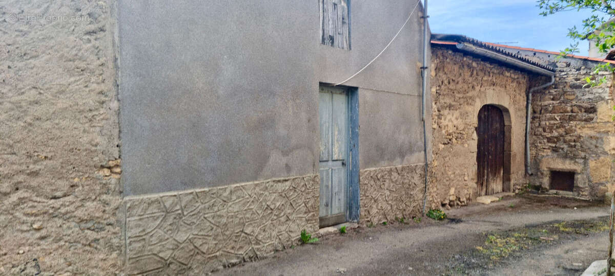 VERTAIZON / Maison à vendre dans un agréable village à proximité de Pont-du-Château ! - photo 14