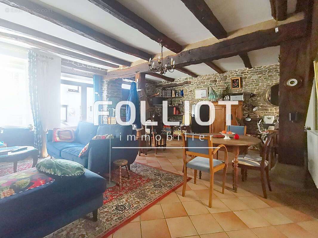 Maison  coeur de bourg de Saint Jean le Thomas - photo 2