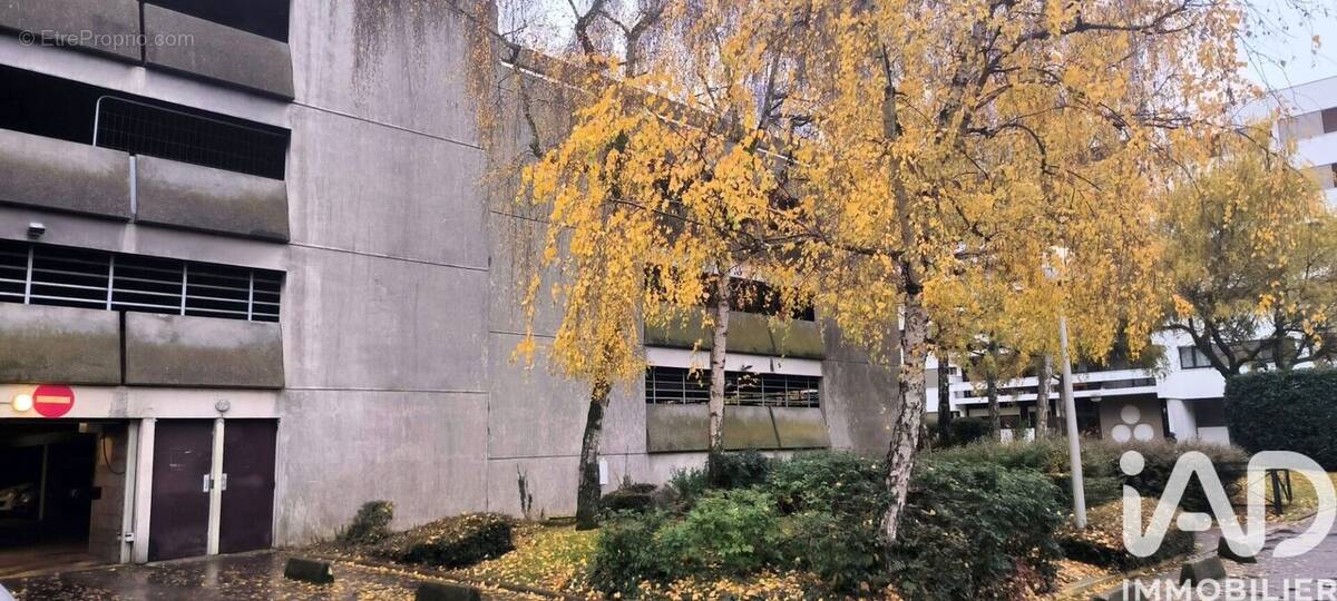 Photo 1 - Parking à EVRY