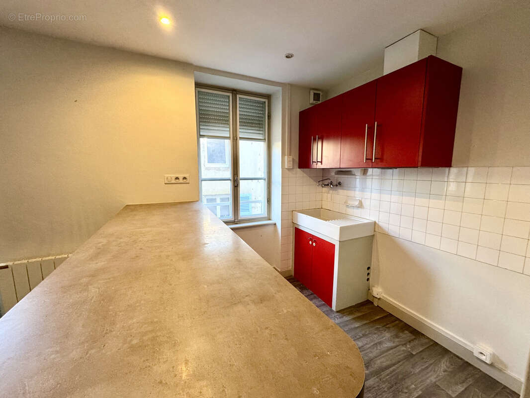 Maison à LES MARTRES-DE-VEYRE