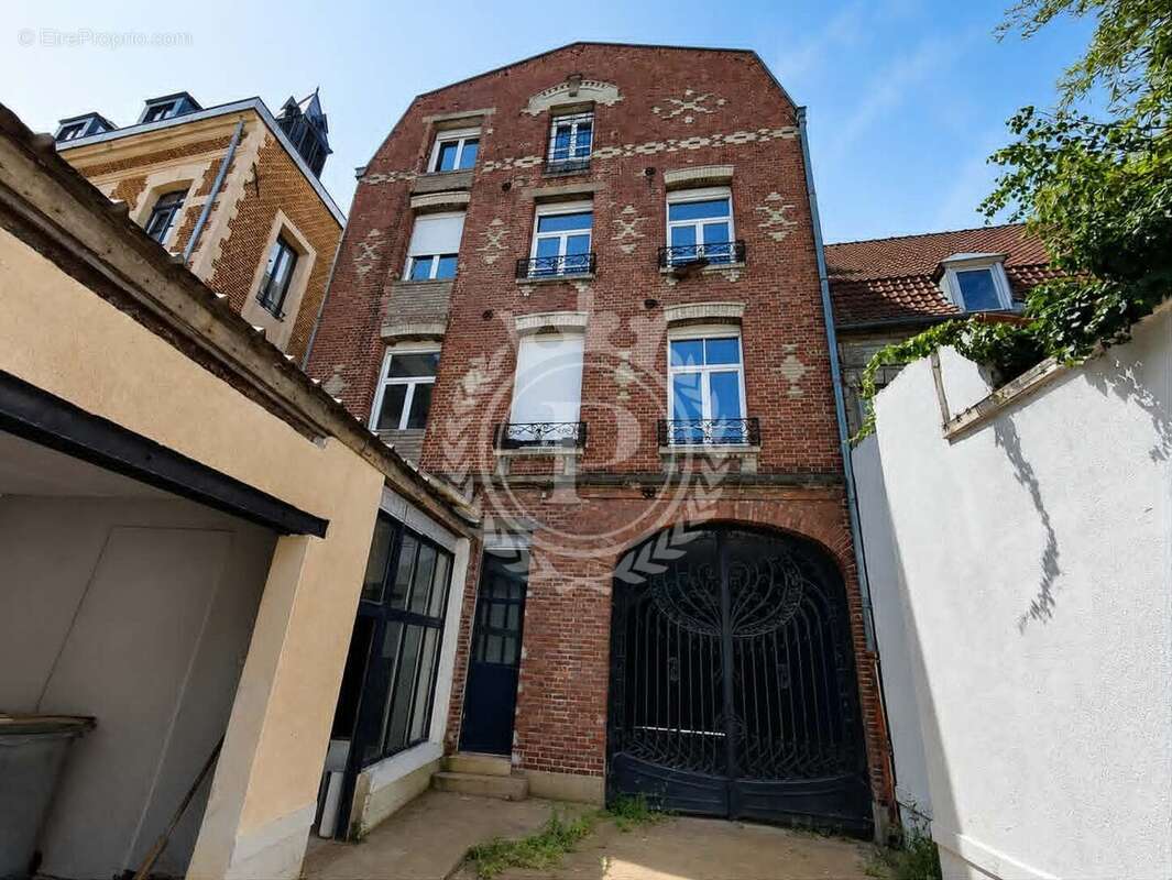 Maison 272 m² à Arras  - photo 2