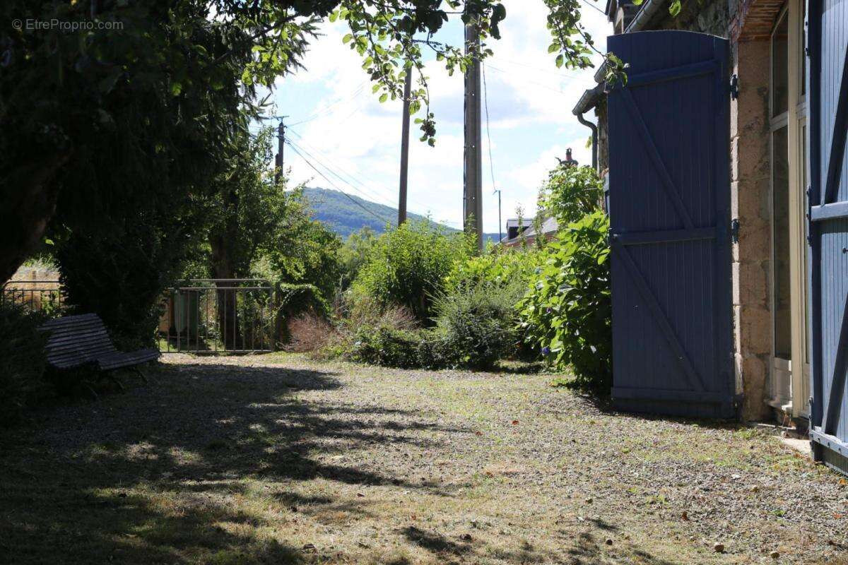 Maison à LAROCHEMILLAY