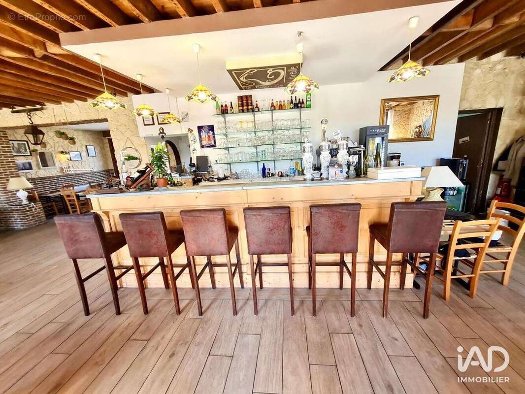 Photo 2 - Commerce à SANTES