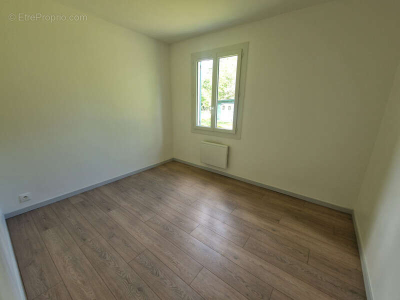 Maison à vendre 4 pièces MONTENDRE (17)- 77 m² habitables-Terrain 1 336 m² - photo 7