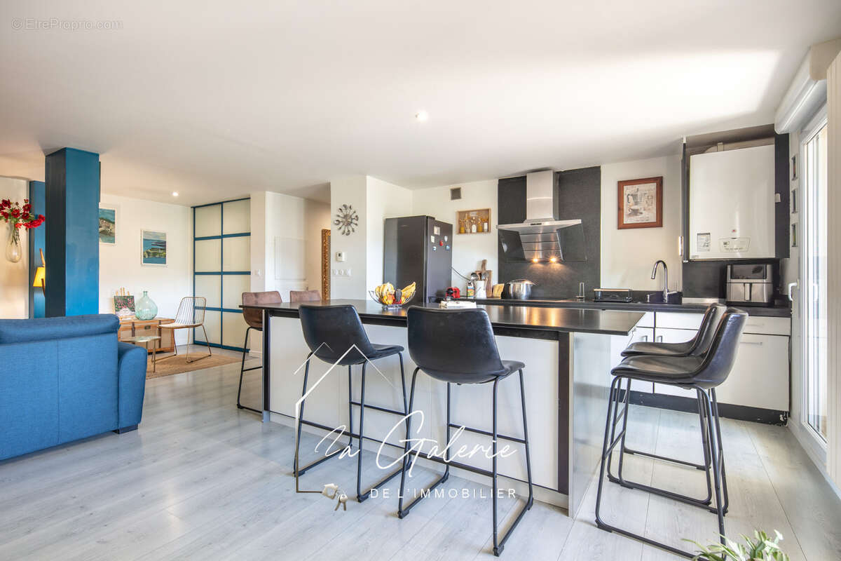 Appartement à SAINT-NAZAIRE-LES-EYMES