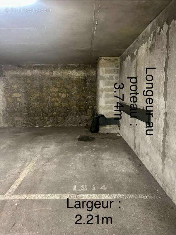 Parking à ROMAINVILLE