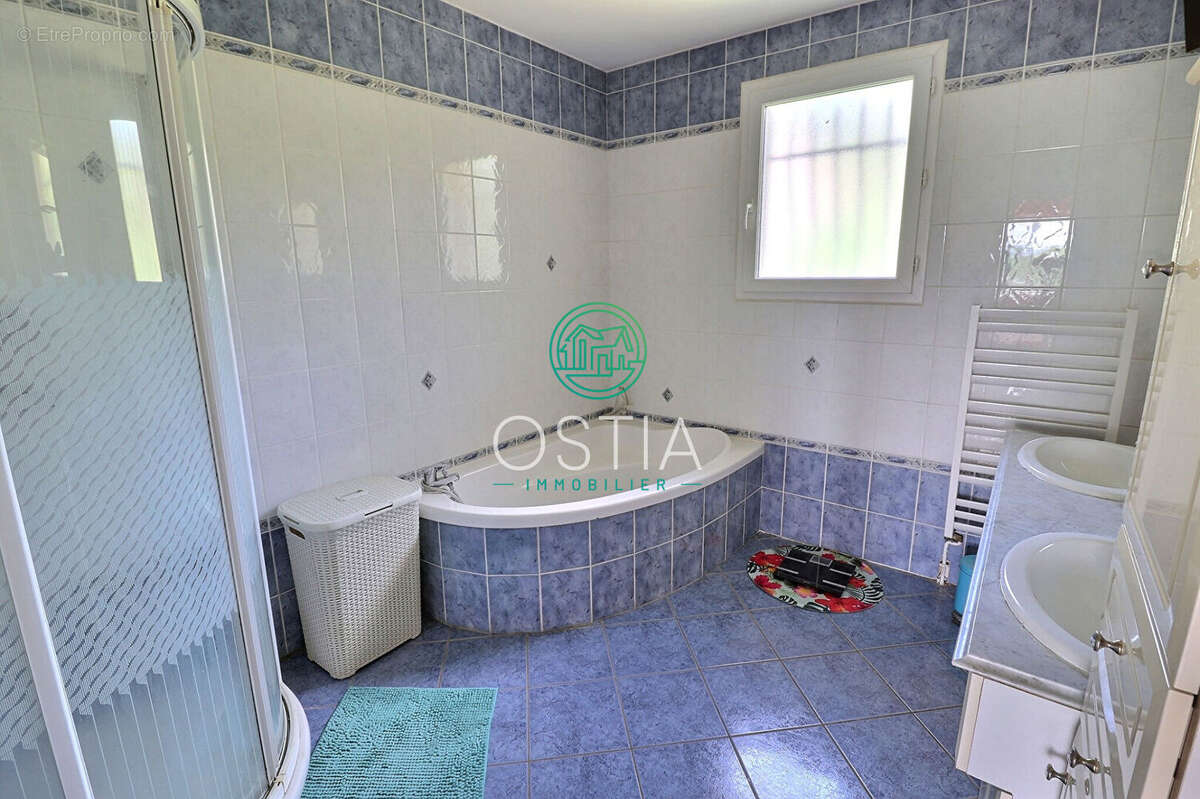 Villa St Romain En Jarez 5 pièce(s) 112 m2 - photo 10