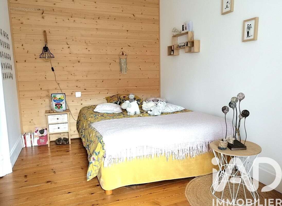 Photo 9 - Maison à AMBRIERES-LES-VALLEES