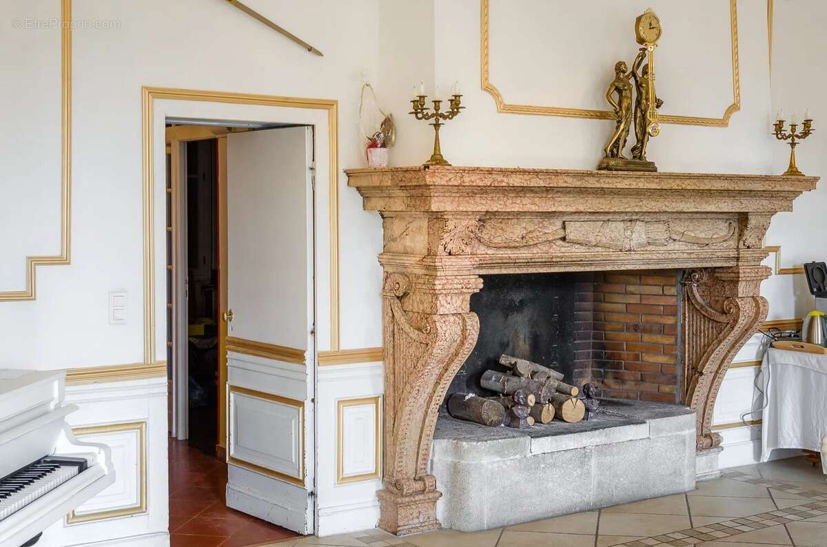 Maison à FONTVIEILLE