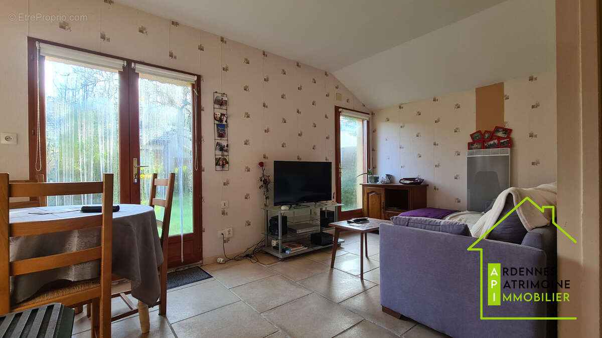 Maison à SAPOGNE-ET-FEUCHERES