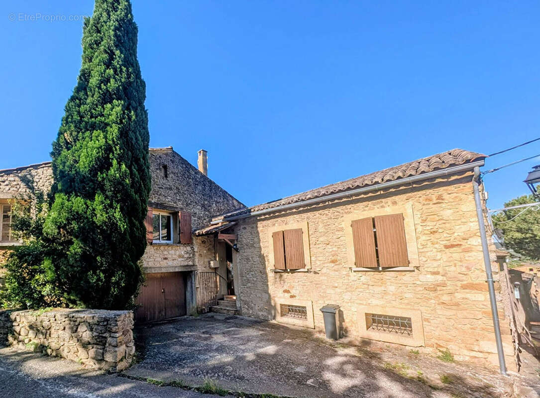 Maison à VENEJAN