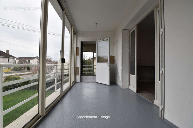 Maison à SAINT-DENIS-LES-BOURG