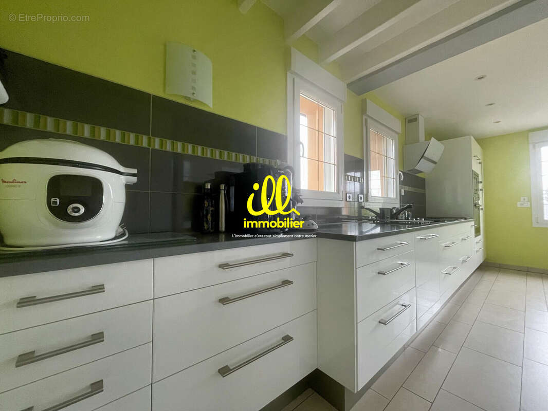 Maison 156 m² à Neuville-Les-This  - photo 4