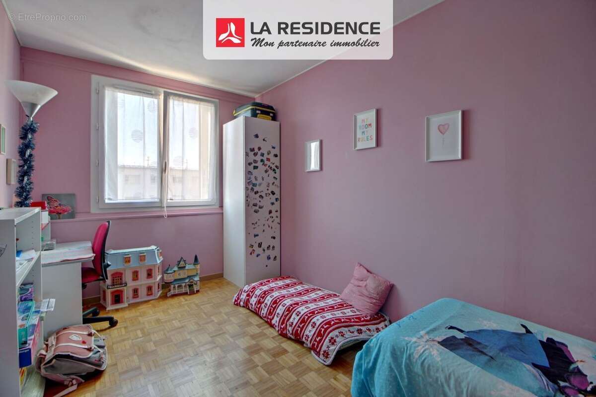 Appartement 76 m² à Les Clayes-Sous-Bois  - photo 7