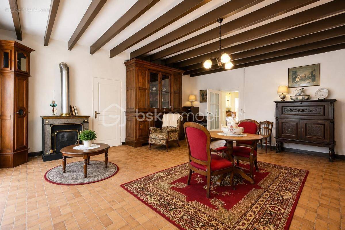 Maison à COUTRAS