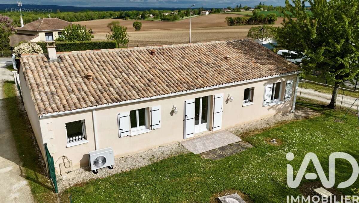 Photo 2 - Maison à BRIE