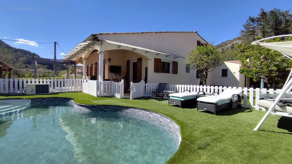Maison 4 Pièces - Piscine et Garages - photo 1