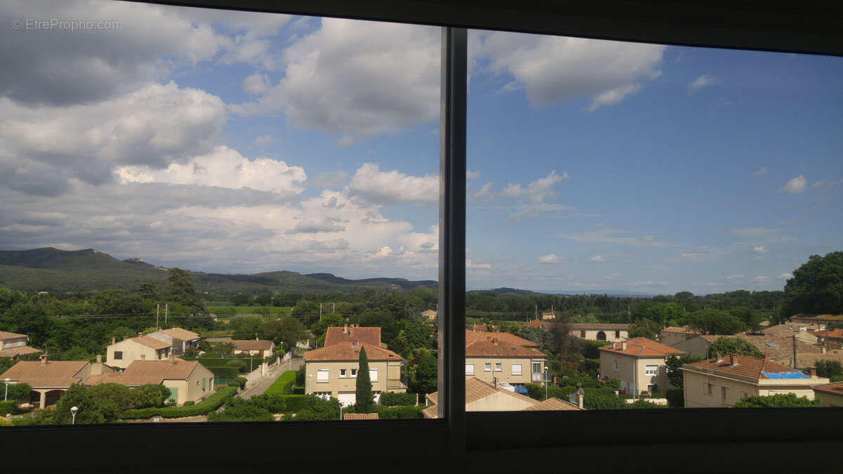Appartement à BAGNOLS-SUR-CEZE