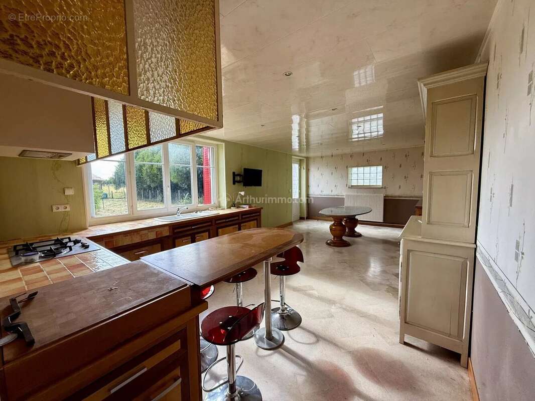 Maison en pierre avec hangar - photo 3