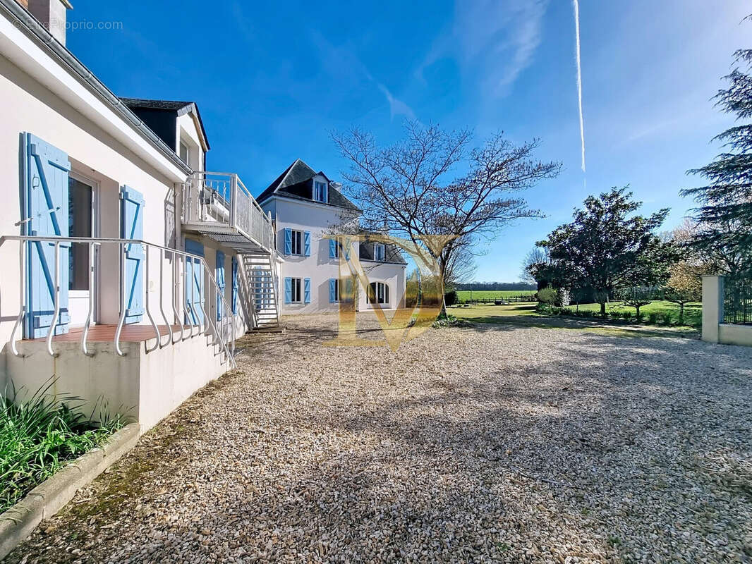 Maison à CERE-LA-RONDE