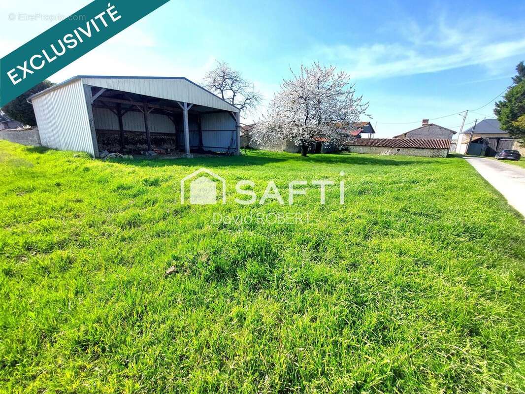 Photo 6 - Parking à CEAUX-EN-LOUDUN