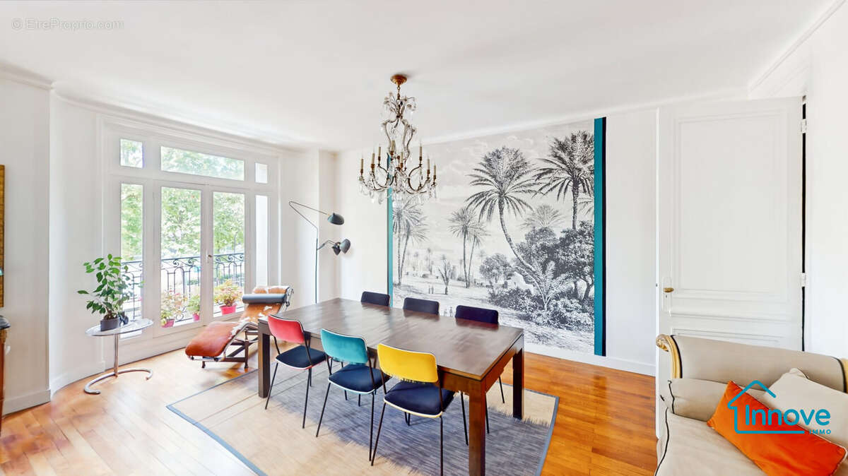 Appartement à PARIS-16E