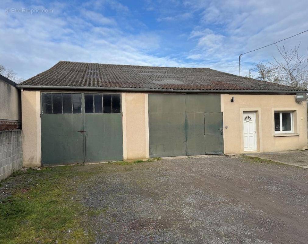 Commerce à CREVECOEUR-LE-PETIT