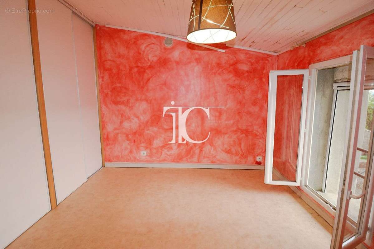 Maison à SAINT-MARTIN-DE-VALGALGUES