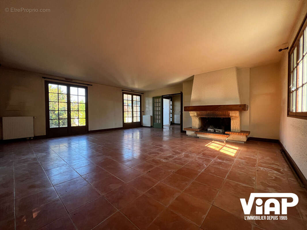 Maison de plain pied - Feytiat 5 Chambres !! 170 m2 - photo 2