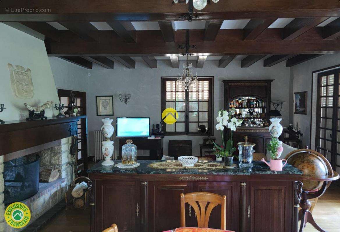 Maison à LA GUERCHE-SUR-L&#039;AUBOIS