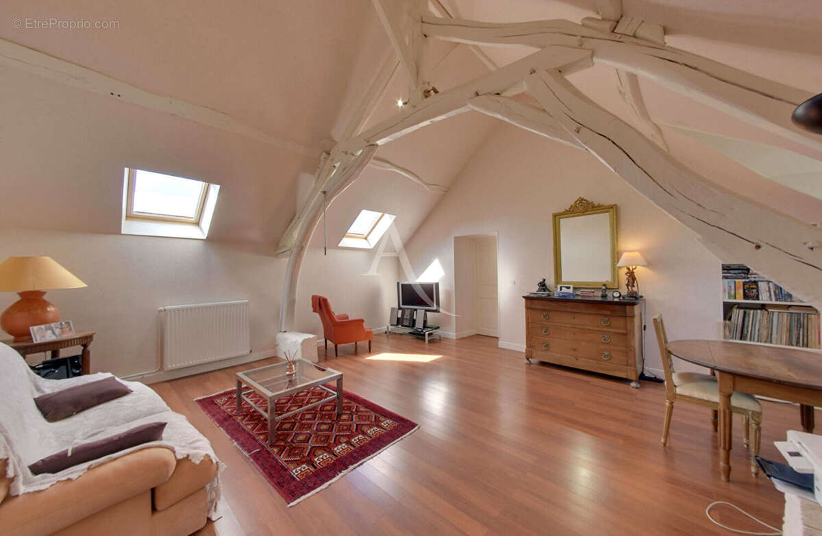 Maison à FLEURY-LA-VALLEE