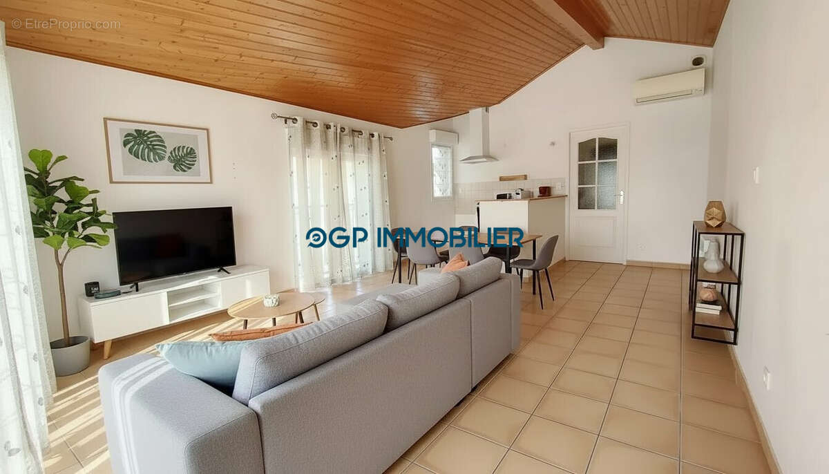 Maison à BRUGUIERES