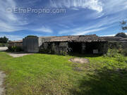 Parking à MIRAMBEAU