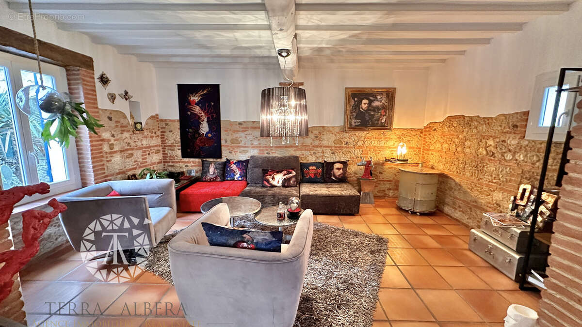 Maison à SAINT-GENIS-DES-FONTAINES