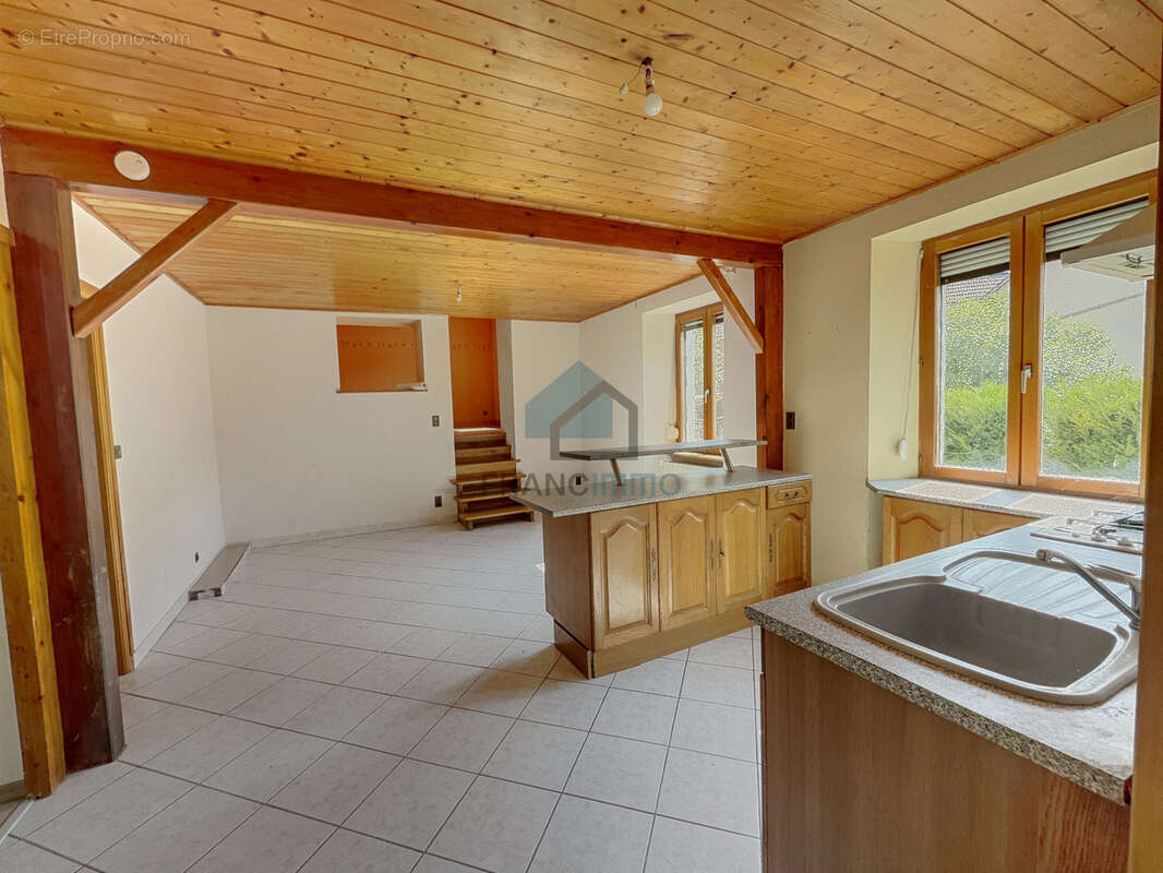 Appartement à PONT-DE-ROIDE