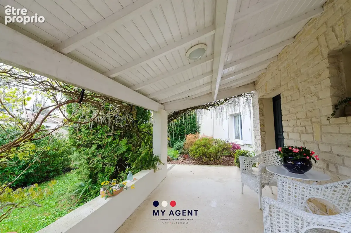 Plain-pied 214 m² avec piscine, 1 250 m² de terrain, limite La Rochelle - photo 2