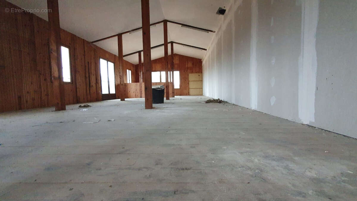 Maison à VER-SUR-LAUNETTE