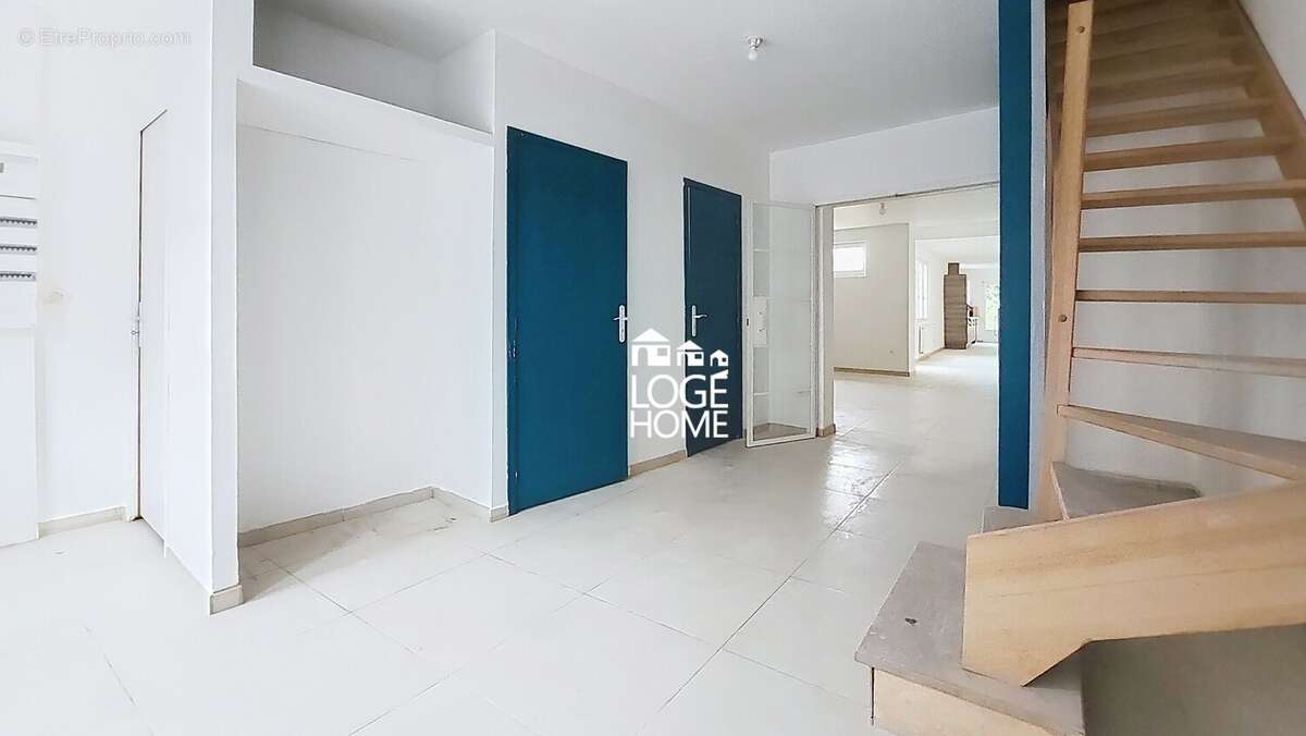 Grande entrée - Maison à HENIN-BEAUMONT