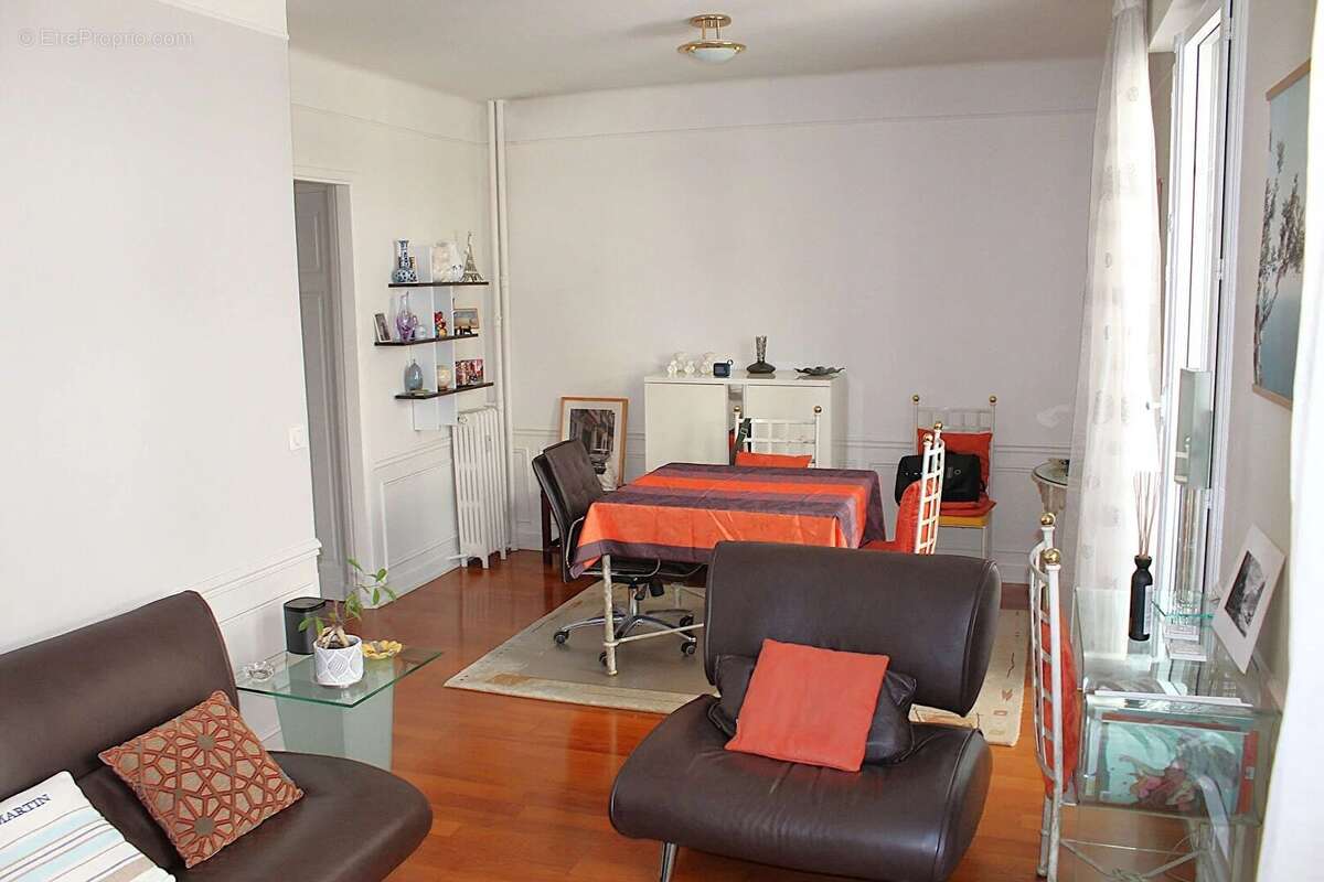 Appartement à PARIS-15E