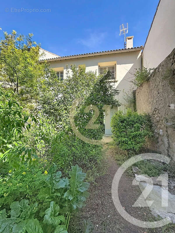 Maison 146 m² à Saint-Jean-De-Vedas  - photo 9
