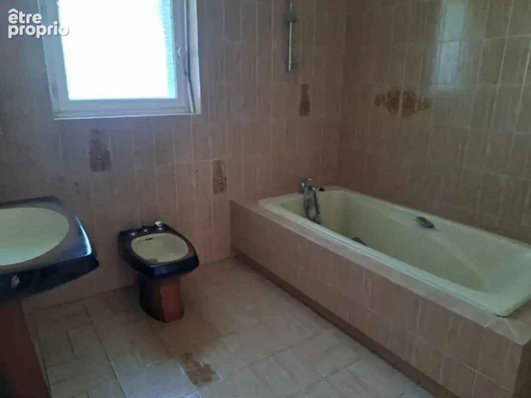 Maison 136 m² à La Roche-Derrien  - photo 7