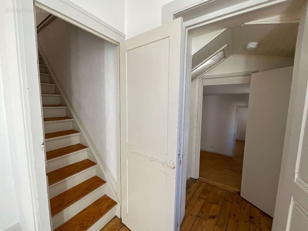 Maison à SAINT-JUST-SAINT-RAMBERT