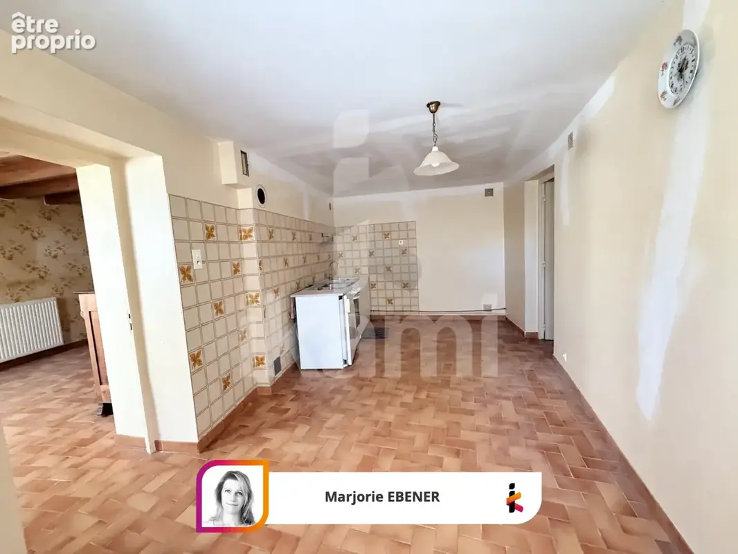Maison idéalement située avec combles et dépendances aménageables - photo 3
