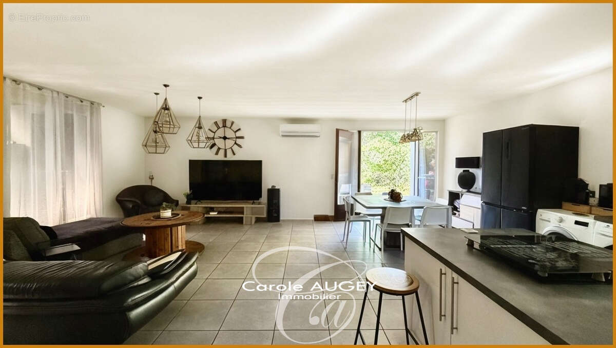 Maison à AMBARES-ET-LAGRAVE