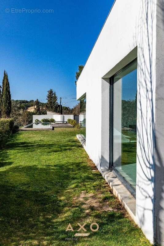 Maison à LE THOLONET