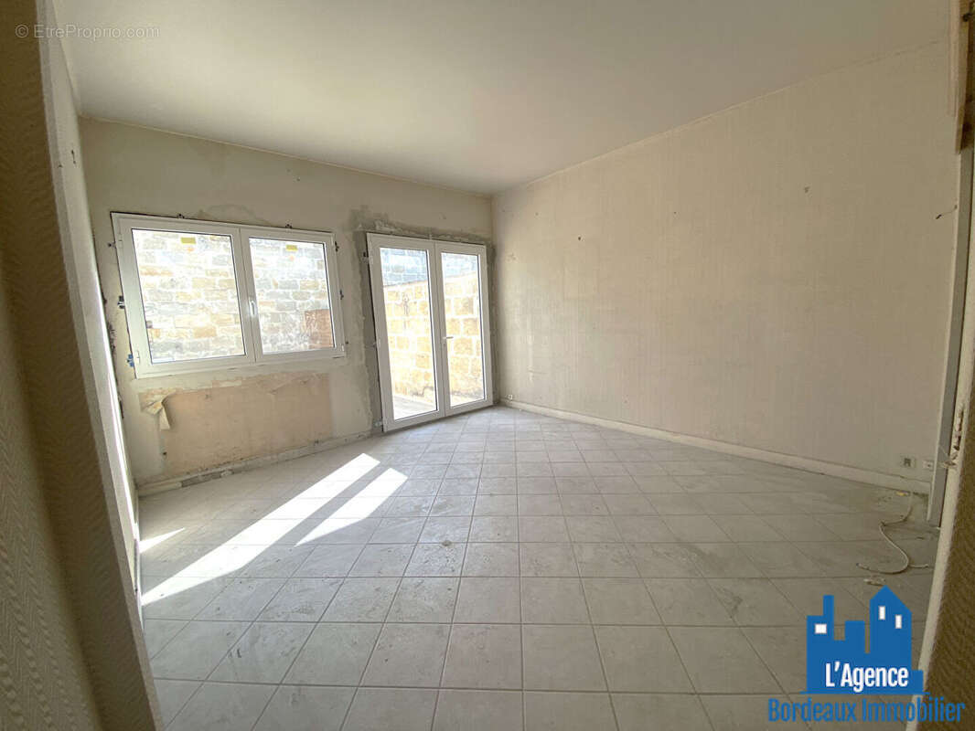 Bordeaux - croix blanche - appartement de 55 m² avec une terrasse de 54 m² . benoît trement - o6 51 26 22 32. - photo 2